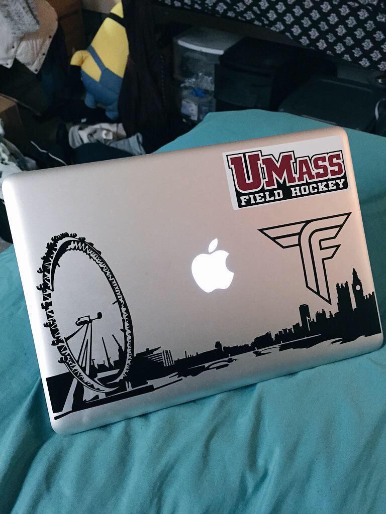 TomFarrellGB's tweet photo. "@HannahEbony95:Added my bro's logo decal to my laptop! Looks sweet! @farrell_osu #clothinglineplease #samplesplease" http://t.co/UowyyB1PcG