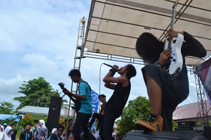 ImperiumDAOO's tweet photo. Live SMA Negeri 16 Medan http://t.co/Ls2y0ib8Lk