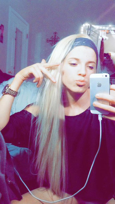 Watch cass's leaked NSFW photo on TwXstars