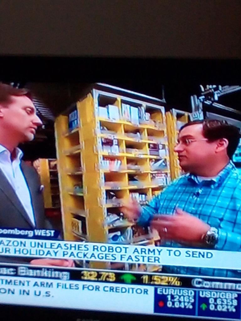 strafocus's tweet image. Amazon using 15,000 robots to deliver 21 mil items during festive seasons.