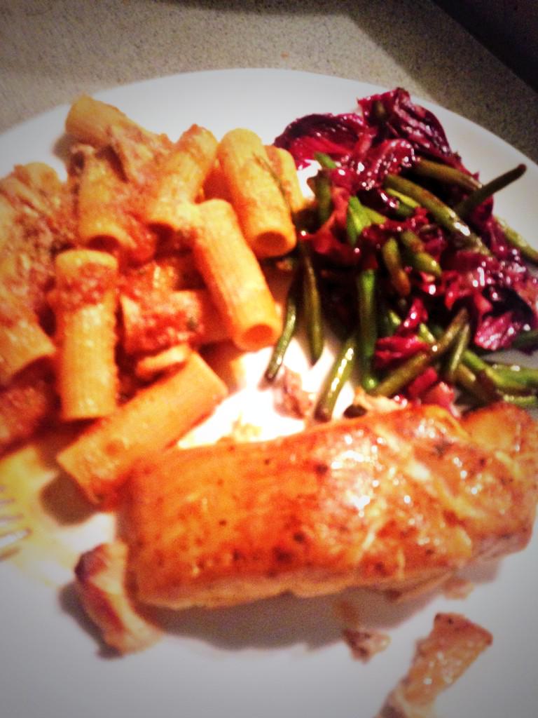 MatThemance's tweet photo. Late night snack! http://t.co/gDs8gCECx8