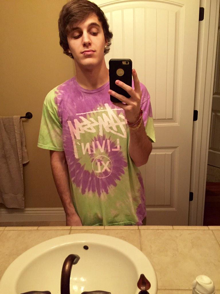 BlakeFPerry's tweet image. RT for a follow/dm 😍