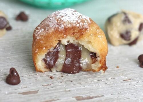 FoodPornAddicts's tweet photo. Fried Cookie Dough http://t.co/TNSaJmRETI