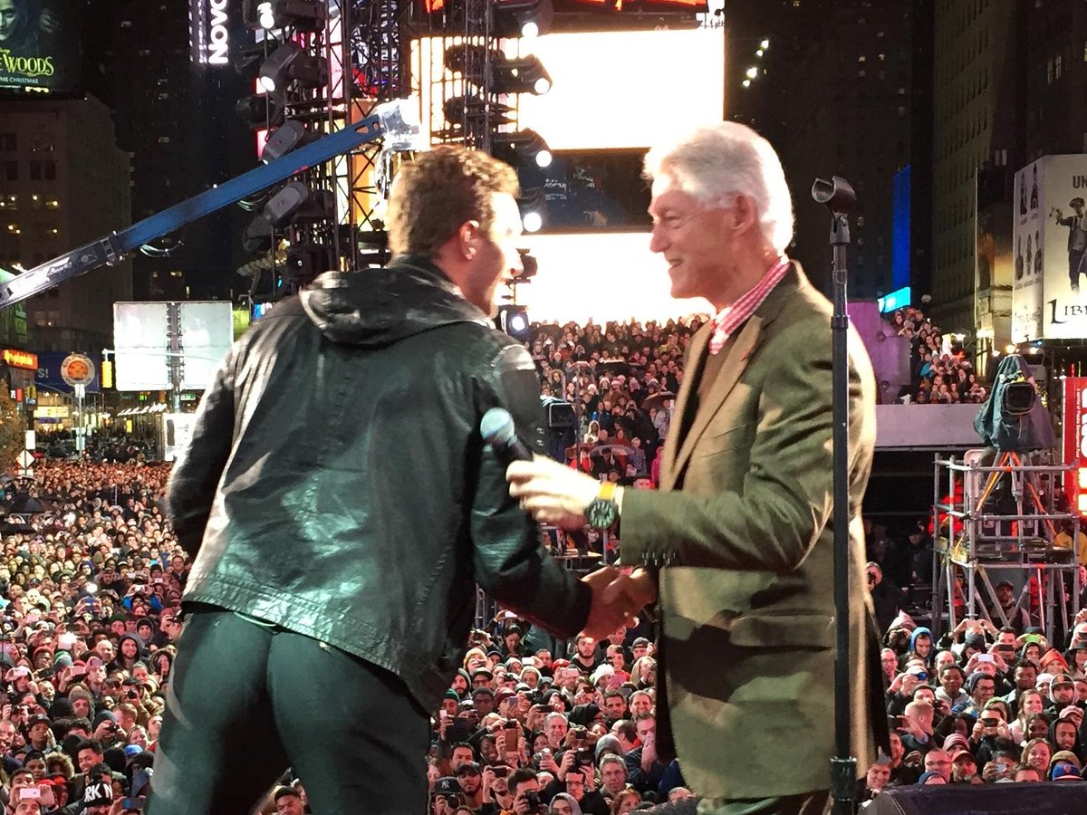 BillClinton's tweet photo. Proud to join @RED @U2 @coldplay @springsteen @kanyewest @carrieunderwood in NYC tonight. We can all act to #endAIDS. http://t.co/Iq1EOjCgUL