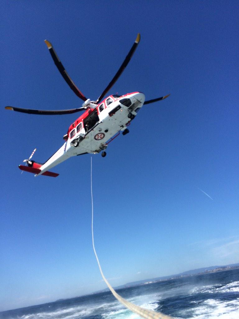 martzzzz's tweet photo. Vessel transfer training with Port Kembla WP. One of the skills to maintain for @NSWAmbulance Helicopter Paramedics http://t.co/Payi9Jl2Ak
