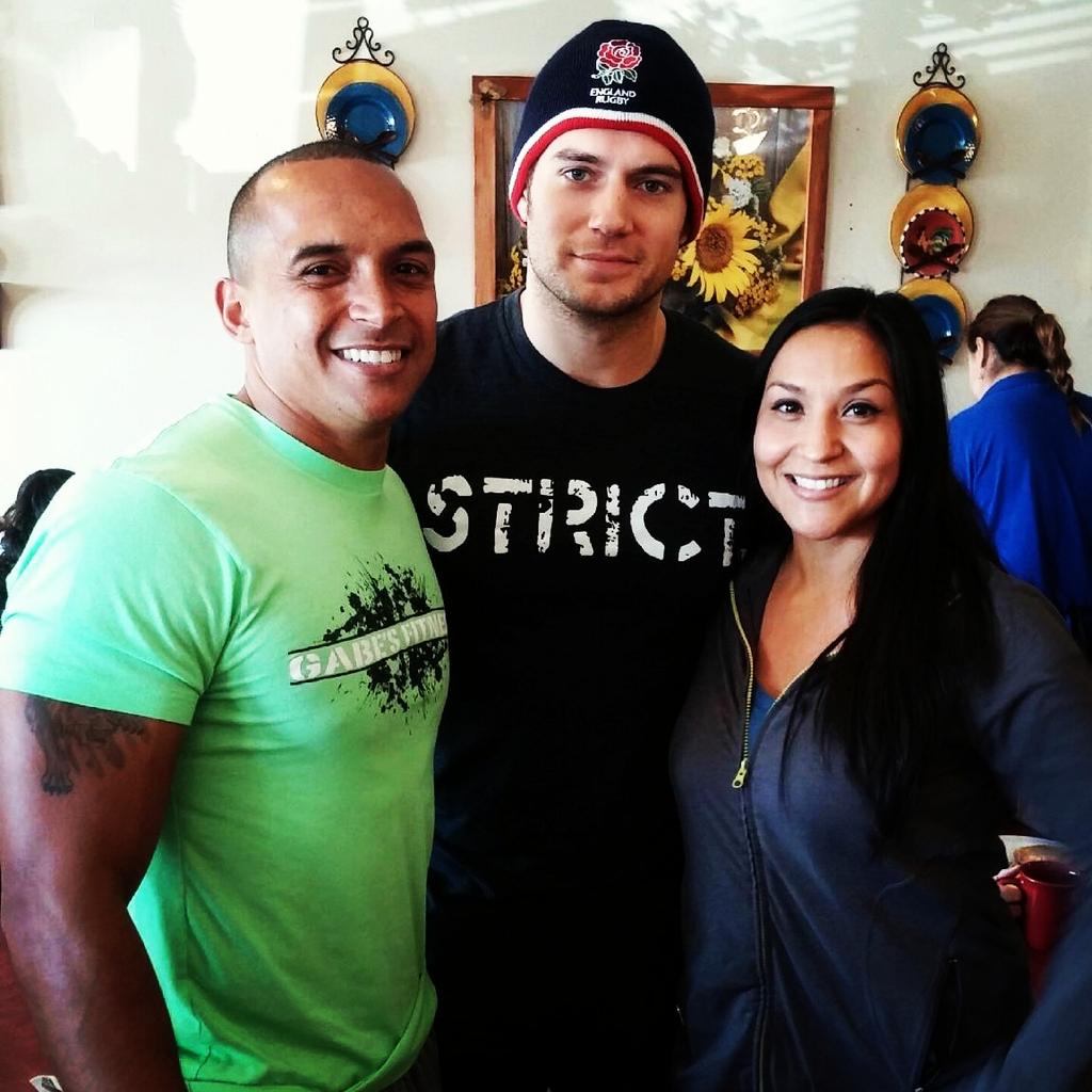 cavillsworth's tweet photo. RT "@lori_dom79: Reppin our gym #GabesFitness & Henry repped #EpTX gym #theyworkout #Hard #henrycavill #ManofSteel http://t.co/Gd1YBwfgUV"