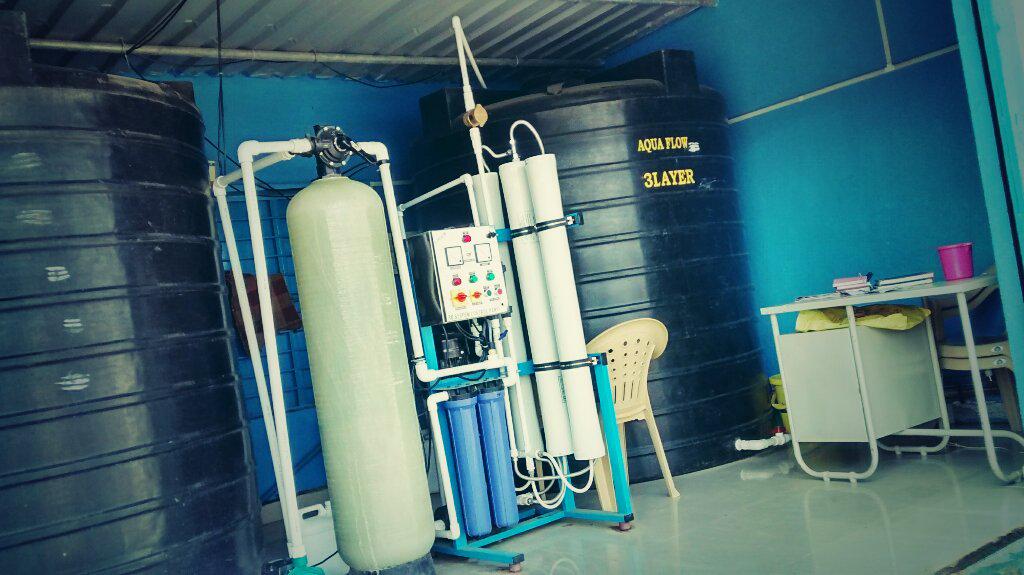 aadvaark's tweet photo. RO filter from @aquasafi in rural Raichur helping with #arsenic and #fluoride free water http://t.co/JMIBBhfHqx