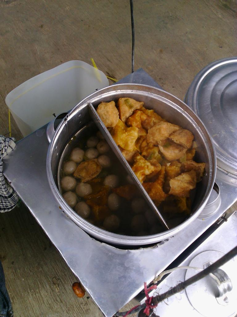 Bakso Cuanky,,( cari uang jalan kakai ).hehe