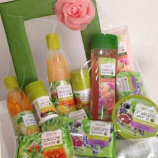 destyarlian's tweet photo. Butuh jasa buat parsel hantaran dan kado langsung inbox saja, produknya bisa pilih sendiri all product oriflame lohhh http://t.co/U87gXRbiL1