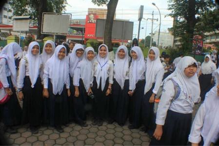 Marisaramala's tweet photo. with kk ririn @ririn_hsb @Tania_Mala @Putrisyahrani10 @cindysherlyy http://t.co/DToKA0MKWn