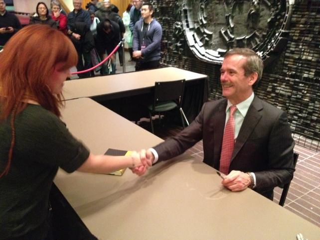 tinyfascination's tweet image. Today, I met mCmdr_Hadfield! #livingthedream #letsgotospace #astronautlove
