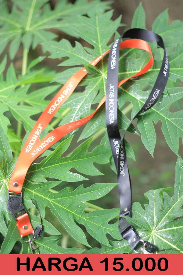 (BANTU RT) Ready stock "neckstrap JKT48" harga 15rb, belum termasuk ongkir. For order sms to 083869475478