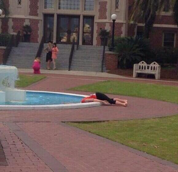 relaxvibes's tweet photo. when u realize how close finals are now http://t.co/xRaMh7hR0V