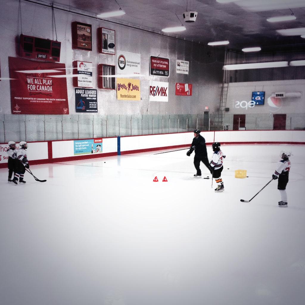 06Rangers's tweet photo. Weekly skills session 2day: #2sheets: D w/coach Rob on #redrink F w/coach Scott n goalie w/coach Nick on #whiterink http://t.co/qOXCGR8fHD