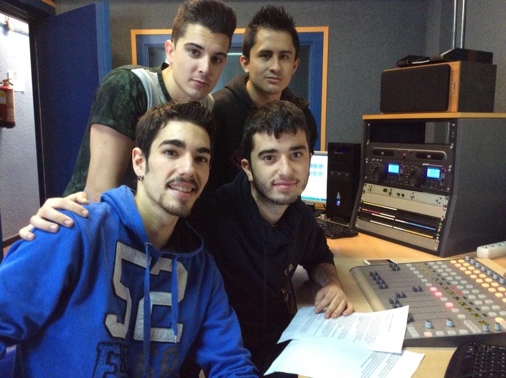 RadioCEV's tweet photo. Ahora le toca @pedrito_ts su #TopFive con #VioladoresDelVerso Si te gusta retuitea http://t.co/UL72gpMEGs