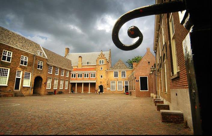 Verdien met uw mening  een GRATIS abonnement op tijdschrift Dordrecht Monumenteel! enquetemaken.nu/r/1qfrk