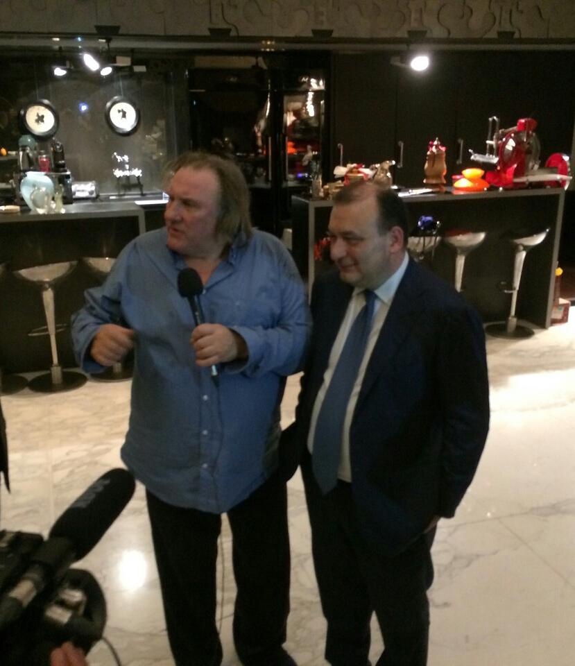 fulviomartuscie's tweet photo. #GerardDepardieu: L' #Italia comincia da #Napoli. #EccellenzecampaneaParigi @ExcellencesC @United_Passions http://t.co/lZOWWmMYpi
