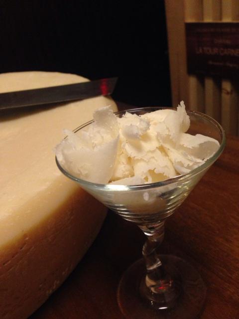 mKukkii's tweet photo. な、な、なんだこれは！！！笑RT @WILDRICE831: ワインにとっても合いますよー♪

食べれるのはマルクトプラッツだけ！ http://t.co/s1yO4rDoNs
