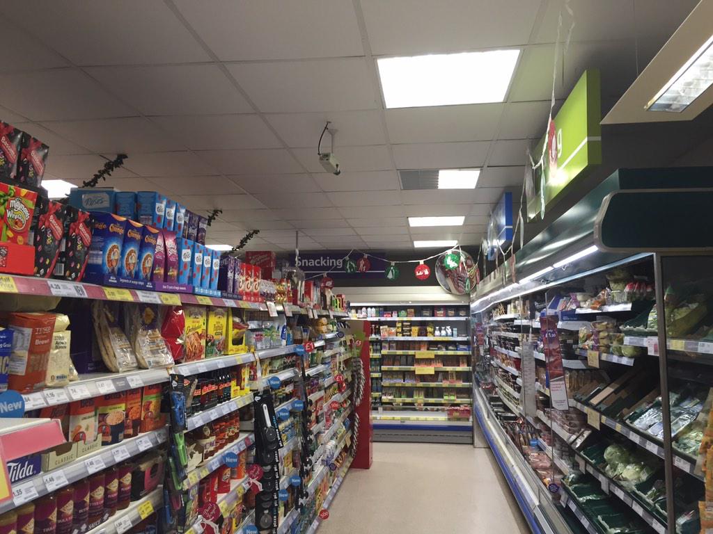2657Exp's tweet photo. Xmas has landed in Hart Place. Big thanks to Kelly @Doyle123mac http://t.co/OJItd3J1cY