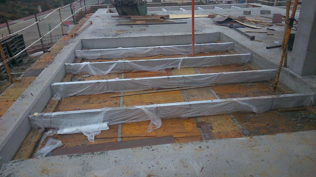 jmbermejoarquit's tweet photo. LA ECONOMÍA ES UN ESTADO DE ÁNIMO___COLOCACIÓN DE PERGOLA PREFABRICADA EN VIVIENFA UNIFAMILIAR http://t.co/RMrJaUHZOS