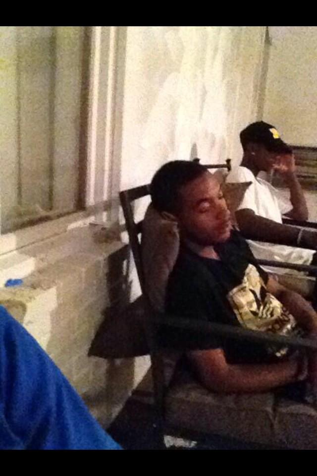 LetGo_OfMyEgo's tweet photo. “@JonnDough_: Happy b day my brother @LetGo_OfMyEgo http://t.co/dMblfRnztK”damn never saw these pics the last one funny as hell