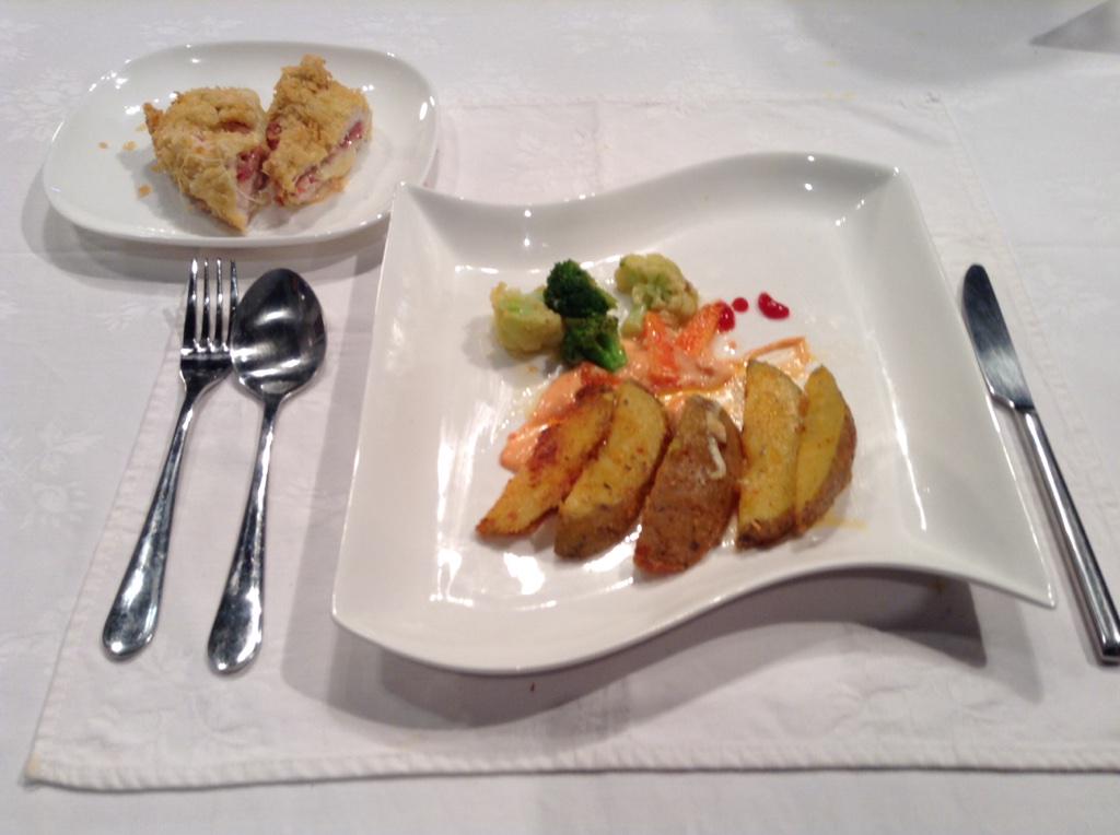 HokiKoki_RCTI's tweet photo. Masakan Tim Hijau http://t.co/9vLBBpQmva