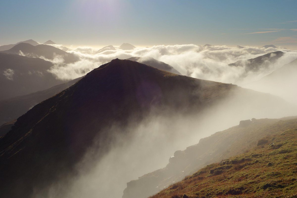 VisitScotland's tweet photo. Wow! ☺ MT @StrachanHazel: Magic of the #Munros Beinn Achaladair on Sunday. #brilliantmoments #Tyndrum #Scotland http://t.co/fxTLSfTfHi