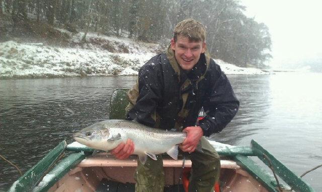 Tay Salmon Fishing tweet media