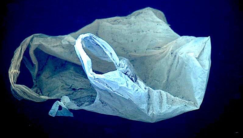 Полиэтиленовый пакет. Пакет для старых пользователей. Пакет для старых пользователей. Рваный пластиковый пакет. Курьерский пакет 240/170.