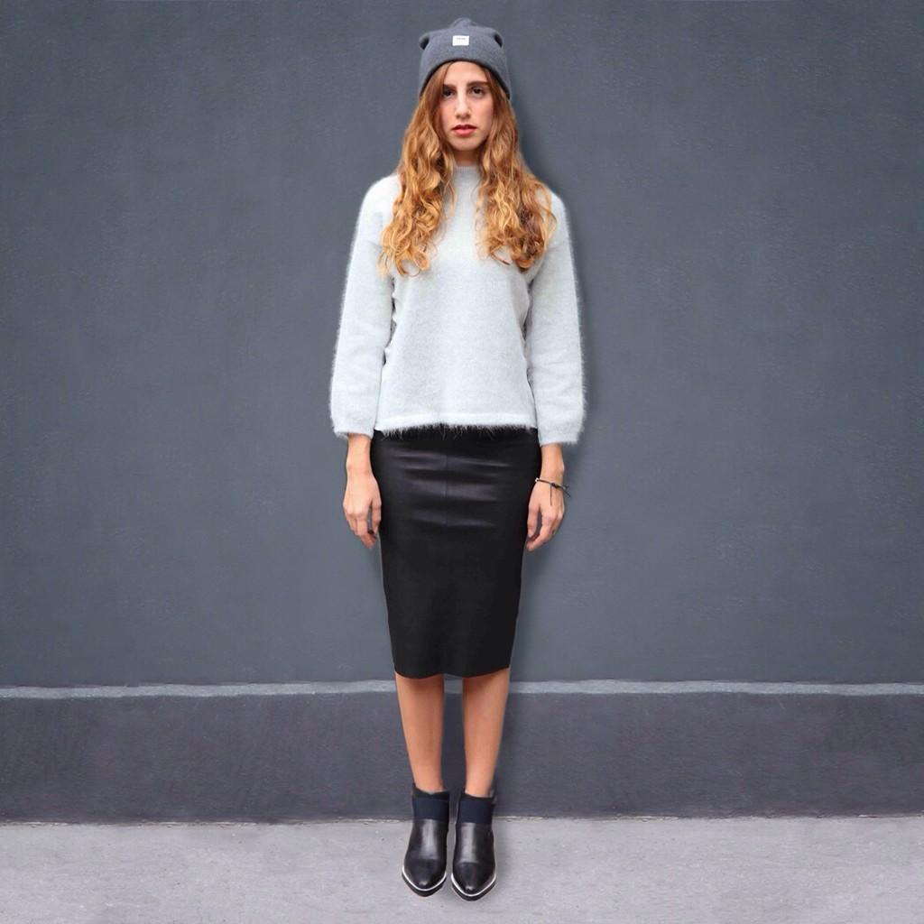 selfestate's tweet photo. @W00DW00D ayakkabılar ve @AmericanRetro_ 'nun yumuşacık turtle neck kazağı ve deri kalem eteği Selfestate Galata'da. http://t.co/ZM2dIoV9Cu