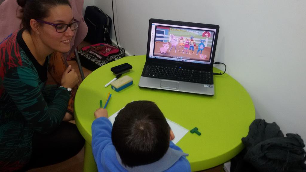 agora_centro's tweet photo. Ingles para los mas pekes en Centro Agora, 20eur al mes 2 dias semanales!!aprende ingles jugando,bailando.610706322 http://t.co/OVvt8t97KX