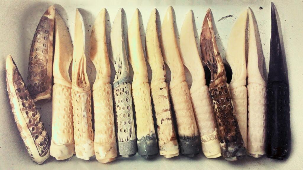 Workshop reopened after long hiatus; threw out #Dune crysknife rejects &amp; found  good pieces :) December will be busy!