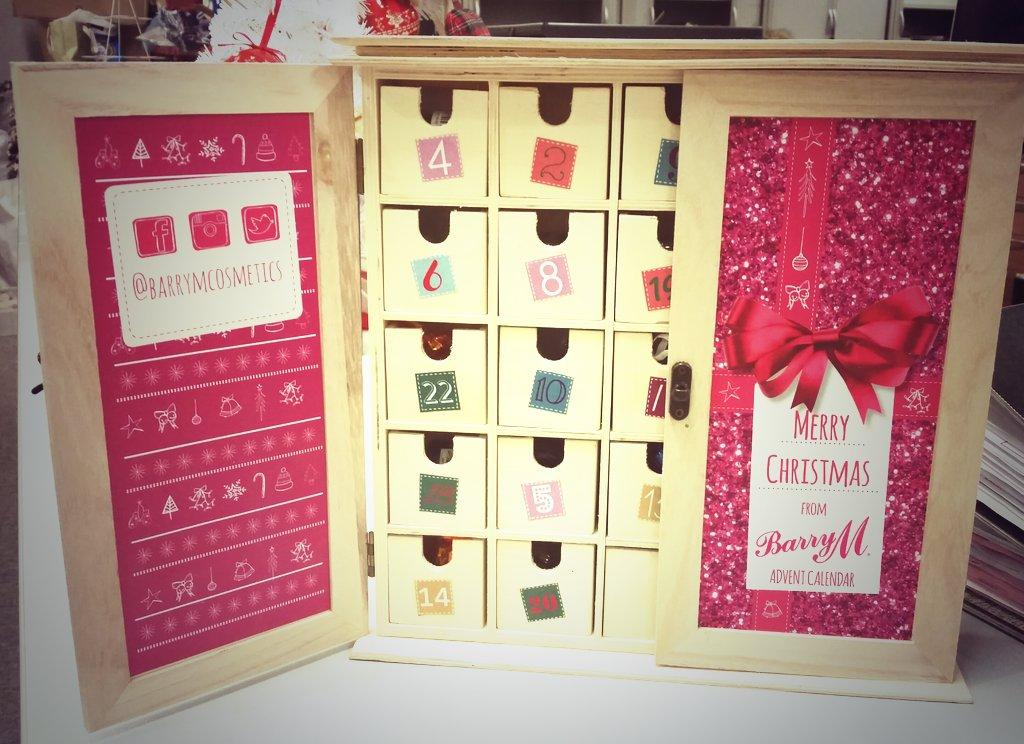 itsjodiespragg's tweet photo. Make up and chocolate, let the countdown begin! Thanks @BarryMCosmetics ❄ http://t.co/Y8Q4w87c15
