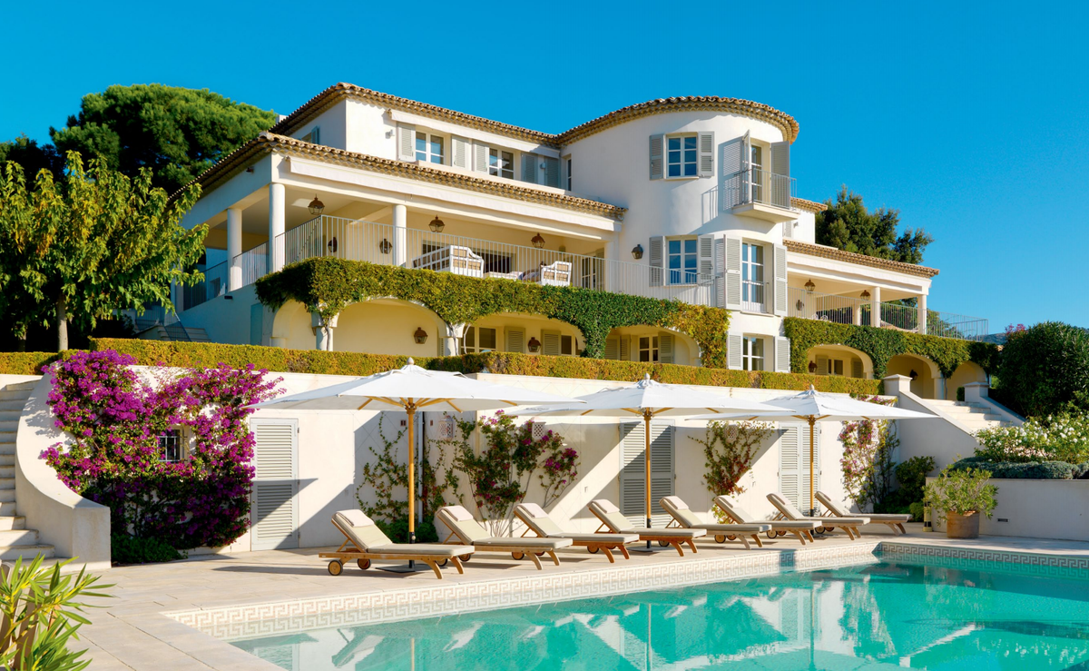 TheWhiteBookCo's tweet photo. Luxury villas #Cotedazur #french#luxury#interiors#dreamhomes #TheWhiteBookVolume14 #paradise
http://t.co/seENzAna8b http://t.co/KYdapPCVRp