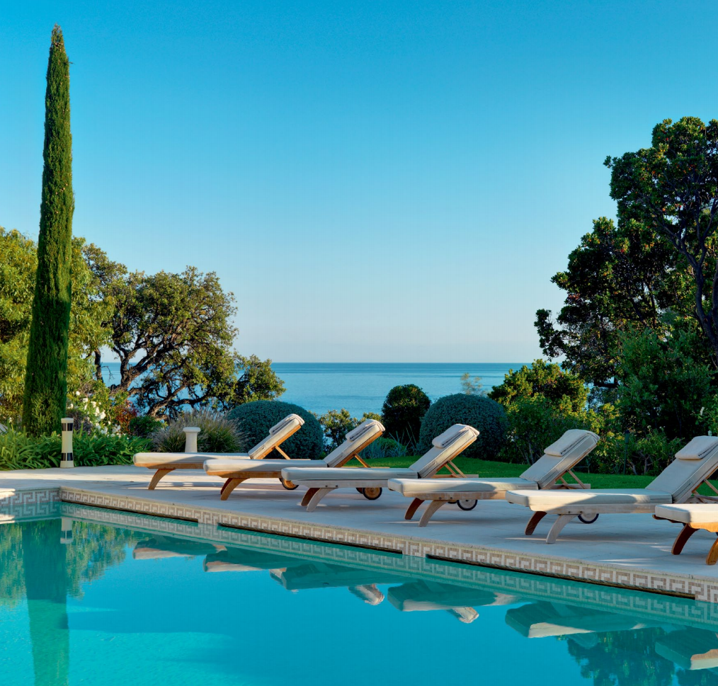 TheWhiteBookCo's tweet photo. Luxury villas #Cotedazur #french#luxury#interiors#dreamhomes #TheWhiteBookVolume14 #paradise
http://t.co/seENzAna8b http://t.co/5LlF6Hgwt1