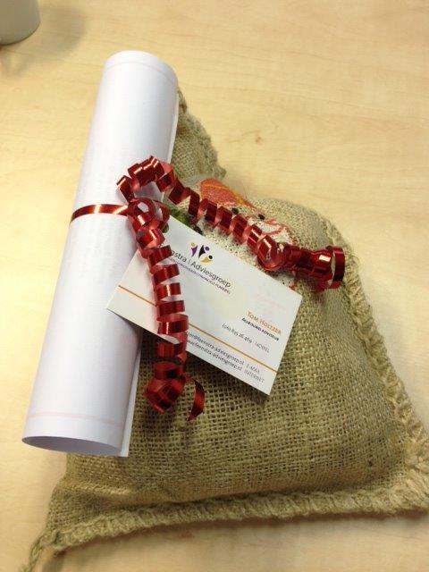 Onze #FeenstraPiet is onderweg ... met een superdeal voor de innovatieve Feenstra WA-verzekering voor #bezorgbrommers