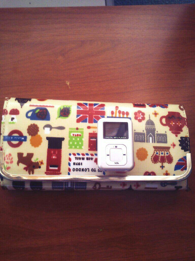 MartaPl93's tweet photo. No ha llegado aún y ya tengo los primeros regalos :) http://t.co/hDp9n5Je42