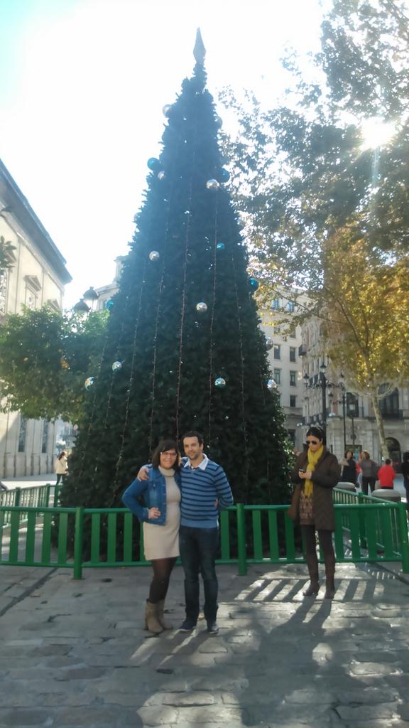 tamara_Nateras's tweet photo. Feliz dia con mi peke en mi cumple http://t.co/25SrDB0TTp