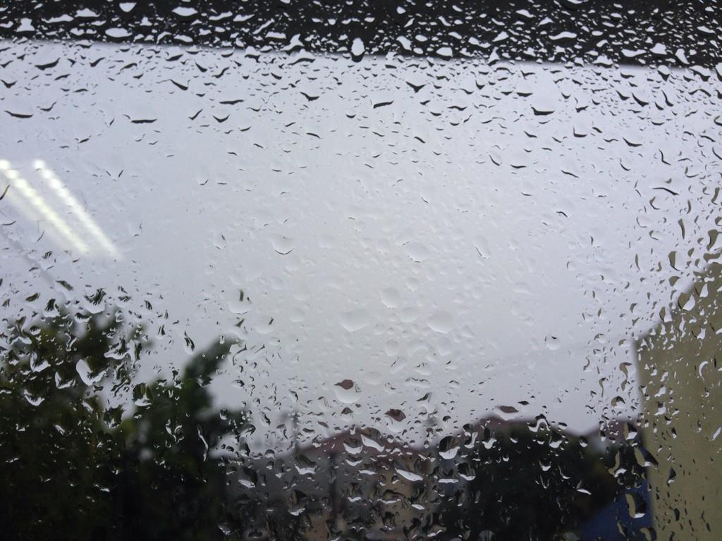 RidaUlin's tweet photo. Raindrop keeps falli'n on my head...
Dudududu http://t.co/JGQeAT3cQg
