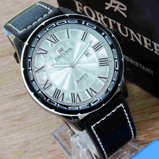 YantoCules's tweet photo. 130 rb ! Fortuner http://t.co/l9iPvn2FBa
