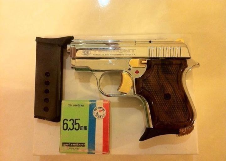 للبيع مسدسات ربع جديده علي الشرط مع الرصاص وبدون رصاص بسعار ممتاز جدا 
تواصل الخاص فقط