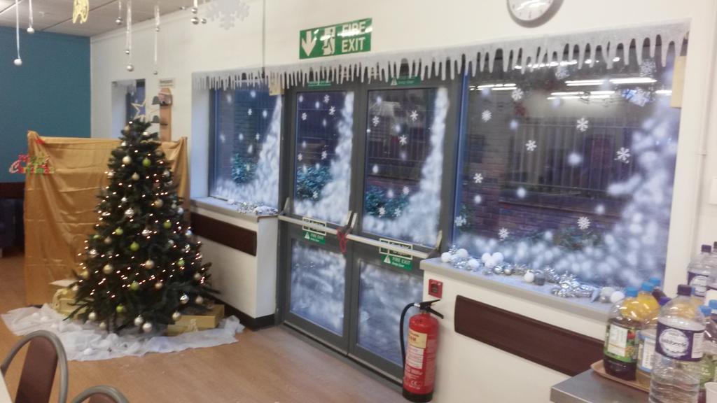 <a href="/SteveLewis_uk/">Steve Lewis</a> <a href="/tescocl/">churchlangley</a> <a href="/chrisphillips27/">chris phillips</a> <a href="/NSheail/">Nicola Sheail</a> happy Christmas.