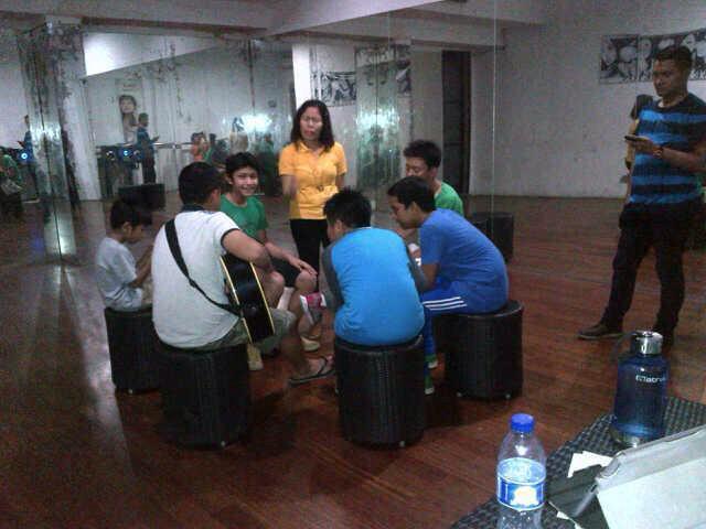 Ini pas super7 lagi latihan vocal ..🙌🙌