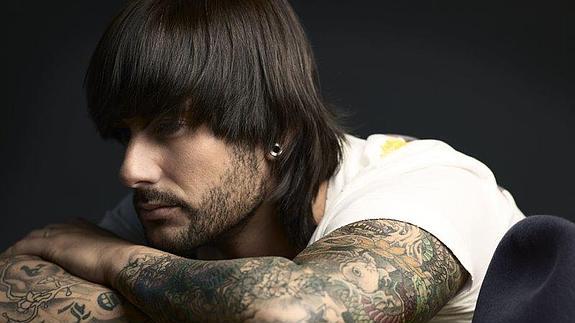 dmontanes's tweet photo. Melendi cancela su firma de discos por temor a una "avalancha de público" http://t.co/HAPSnJDg5I http://t.co/nKMKvJ55ah
