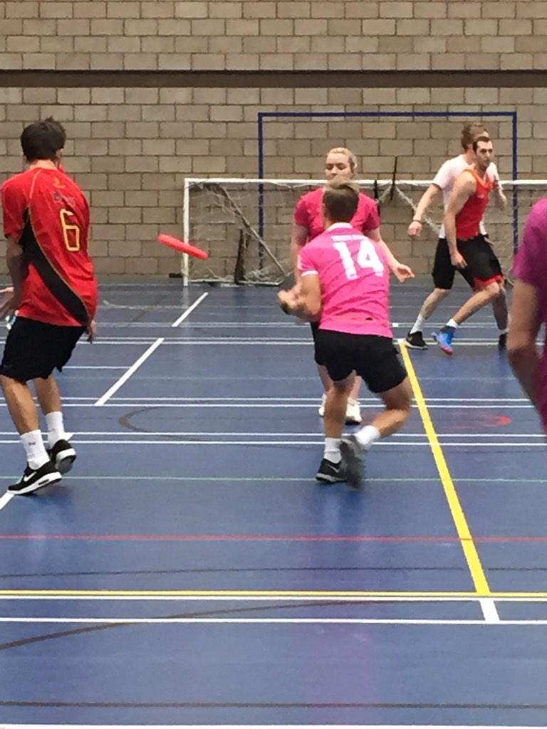 pinkproblems14's tweet photo. Interceptions on point Pink Problems #UOBSportEd1415 http://t.co/q4wAC5QoX2