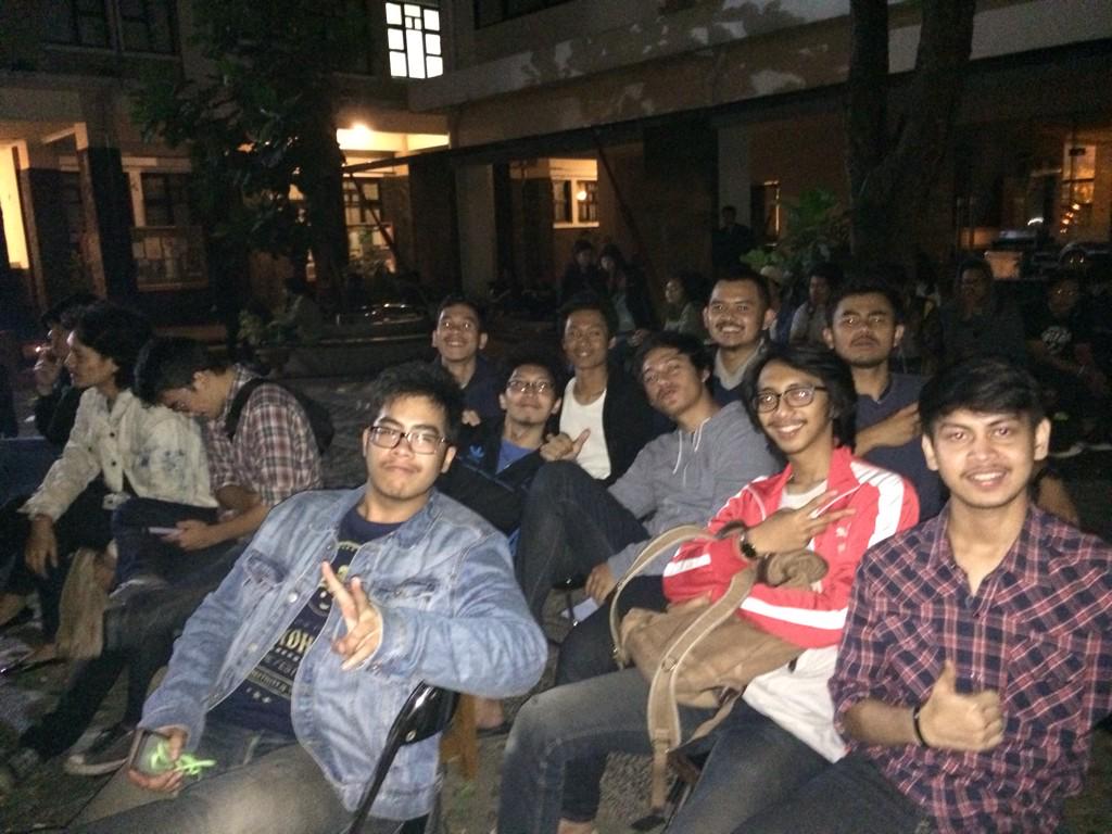 METRONOMEmgt's tweet photo. Management 2012 at SJ! @aulgsnardy @irvansyaaah @umr21 @bagjajul @darydewanto_ @alifiantiko http://t.co/FZBv7Lk86M