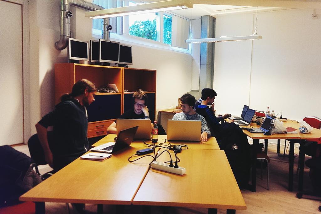 MartinNilsson8's tweet photo. Outsourcing exercise going at #YHTest, the other team members are only accessible via mail. http://t.co/NhpdNm1R2j