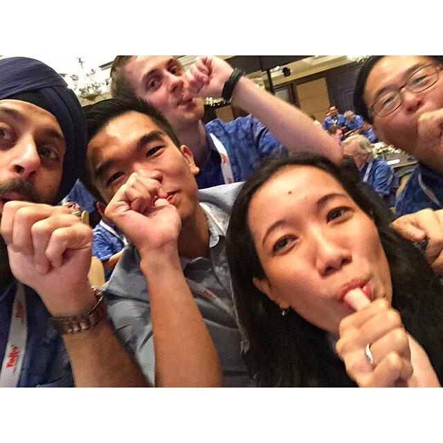 abyuwono's tweet photo. baby face moment #selfie #telco2 #bali http://t.co/KztsqUepJ0