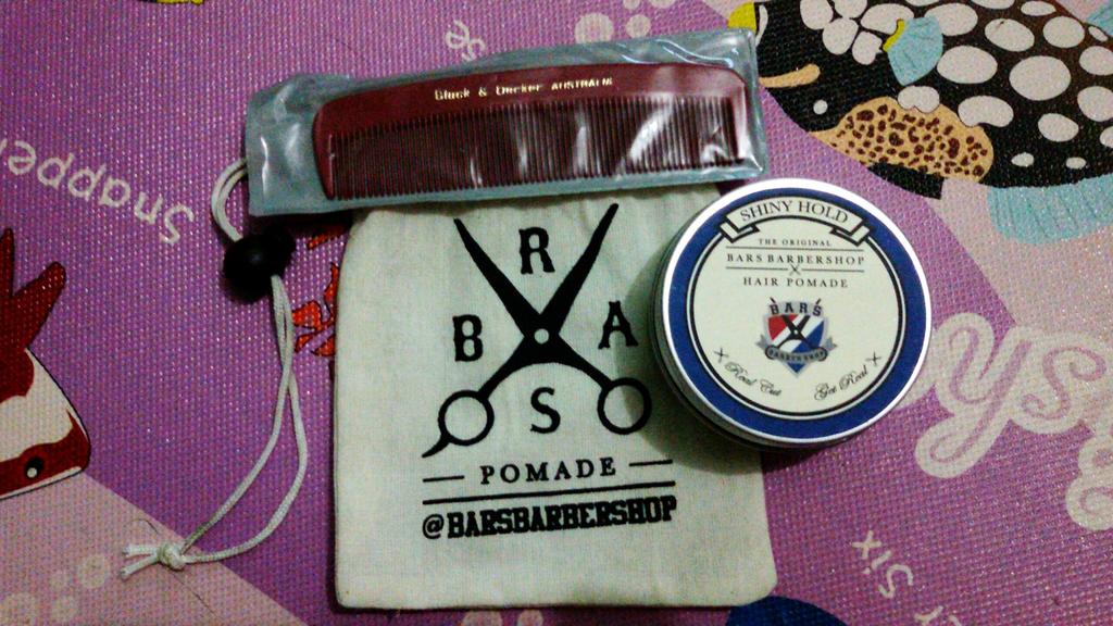 RaflyMbuL's tweet photo. Nice broooo !!! "@ReysarOctavian: Pomade baru biar tambah ganteng 😎😄 http://t.co/SWFMfI4hW1"