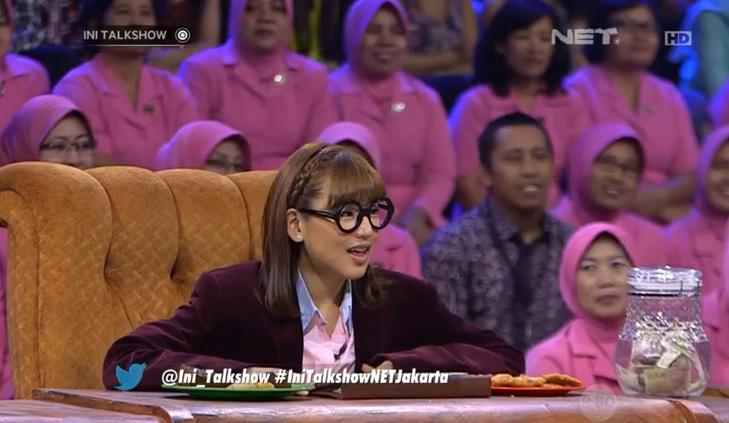 mdtvindonesia's tweet photo. Neng @HarukaN_JKT48 tau semur jengkol @Ini_Talkshow #IniTalkshowNETJakarta http://t.co/6V3bvREPkH